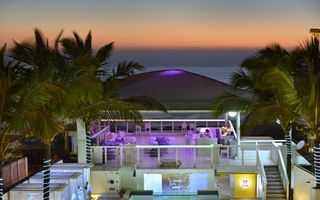 Park hotel escort Pari Chowk